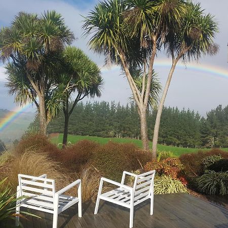 Above The River Karapiro Bed & Breakfast Eksteriør bilde