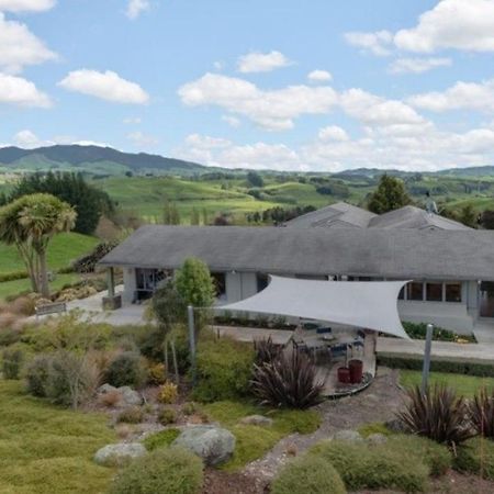 Above The River Karapiro Bed & Breakfast Eksteriør bilde
