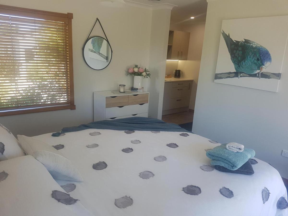 Above The River Karapiro Bed & Breakfast Eksteriør bilde