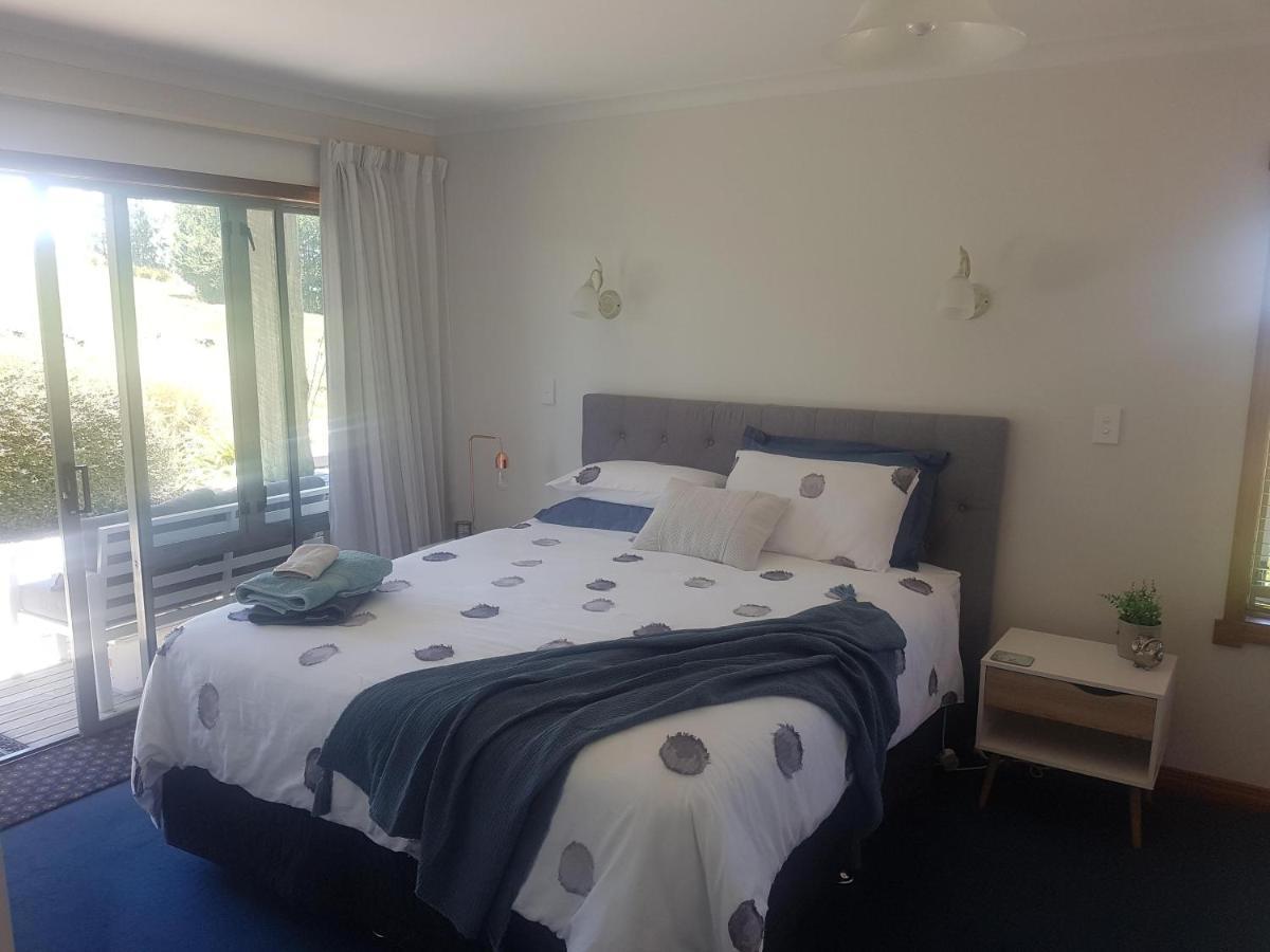 Above The River Karapiro Bed & Breakfast Eksteriør bilde