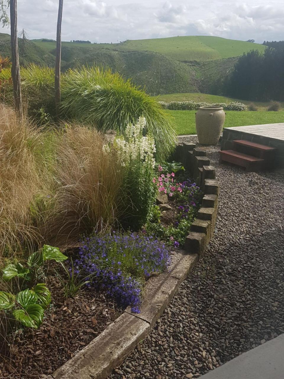 Above The River Karapiro Bed & Breakfast Eksteriør bilde