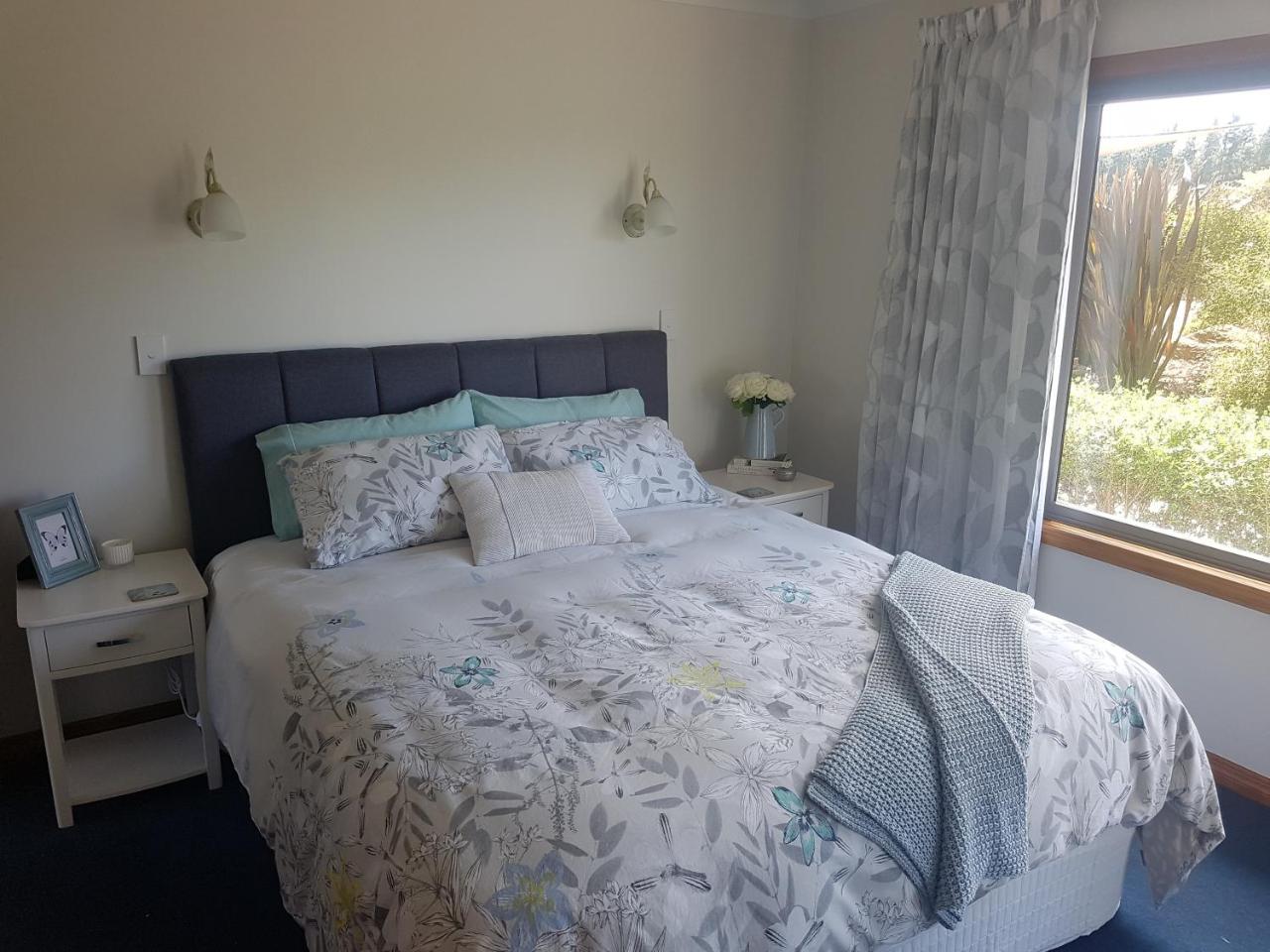 Above The River Karapiro Bed & Breakfast Eksteriør bilde