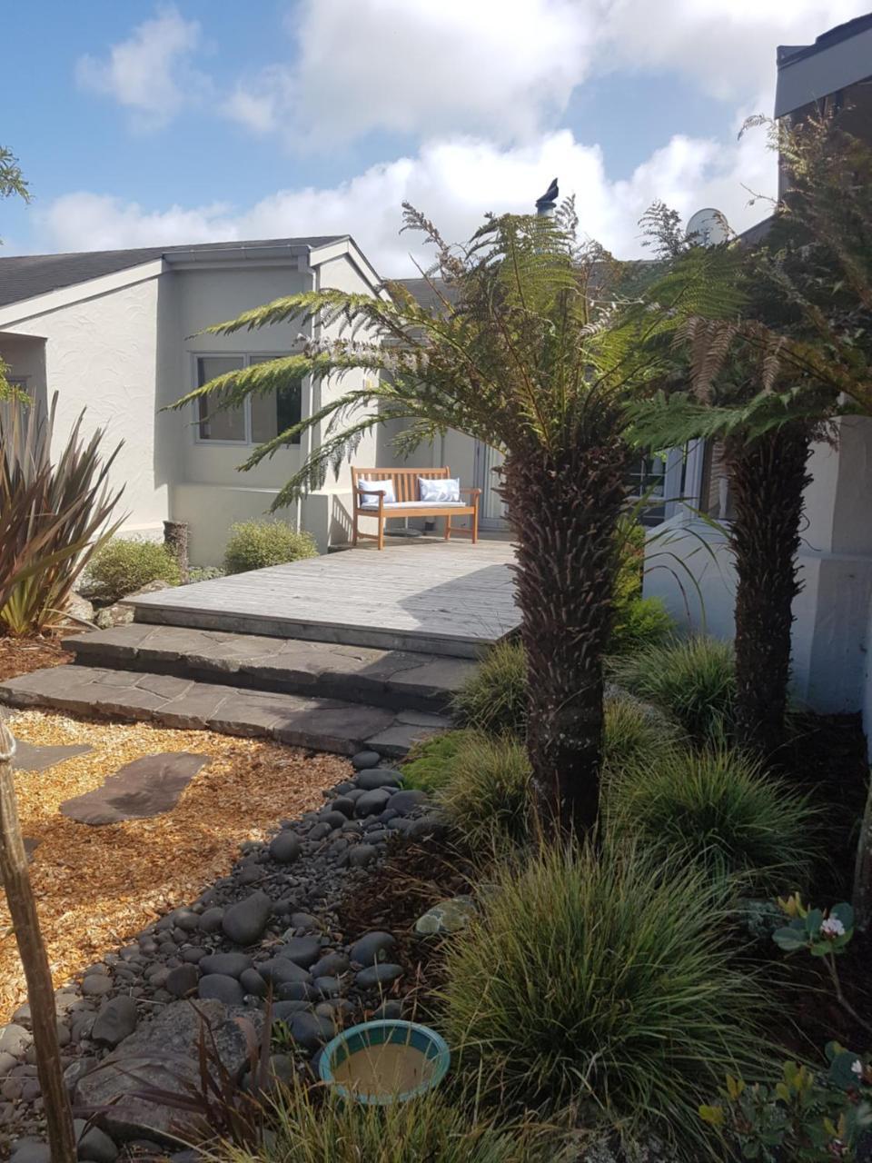 Above The River Karapiro Bed & Breakfast Eksteriør bilde