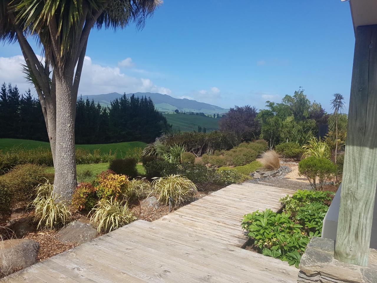Above The River Karapiro Bed & Breakfast Eksteriør bilde