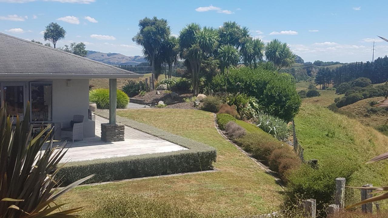 Above The River Karapiro Bed & Breakfast Eksteriør bilde